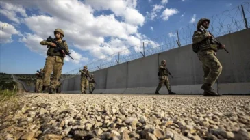 Edirne’de sınırda yakalanan 2 FETÖ zanlısı tutuklandı