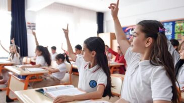 Okul kıyafetleriyle ilgili yeni karar