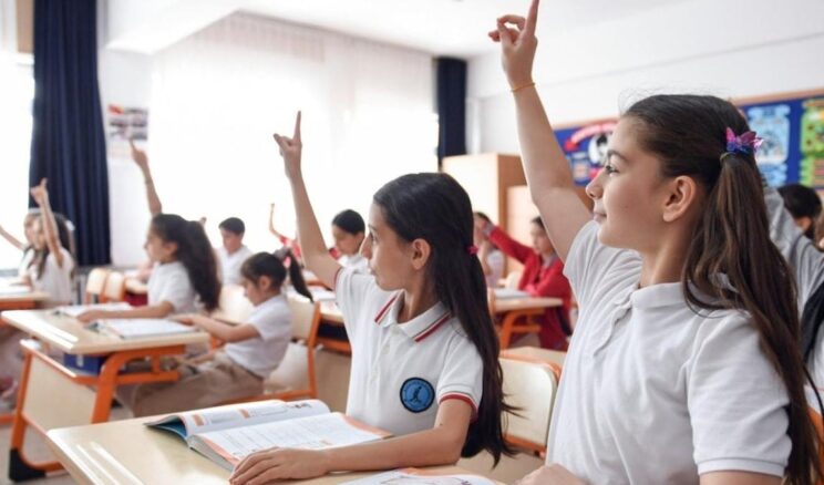 Okul kıyafetleriyle ilgili yeni karar